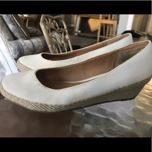 Off White slightly wedge heel